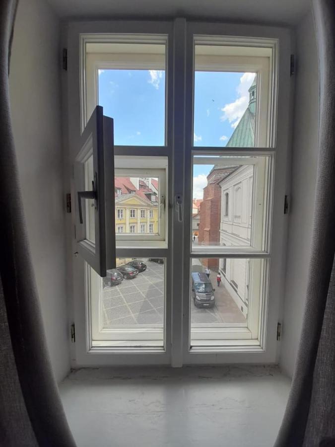 Rodzinna Przestrzen Dla 8 Osob 2 Pokoje Z Lazienka I Mini Aneksem Varsó Kültér fotó